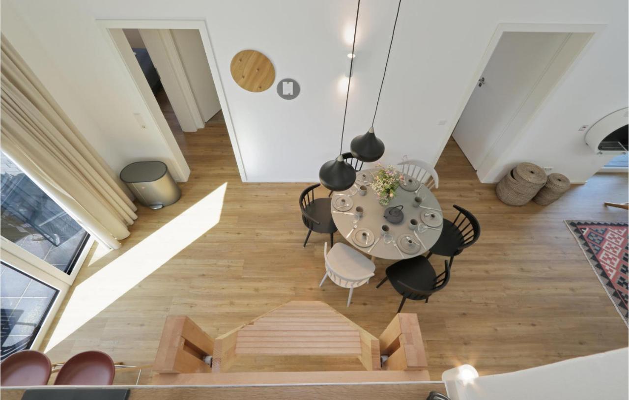 Amazing Home In Lembruch-Duemmer See With Kitchen Bagian luar foto