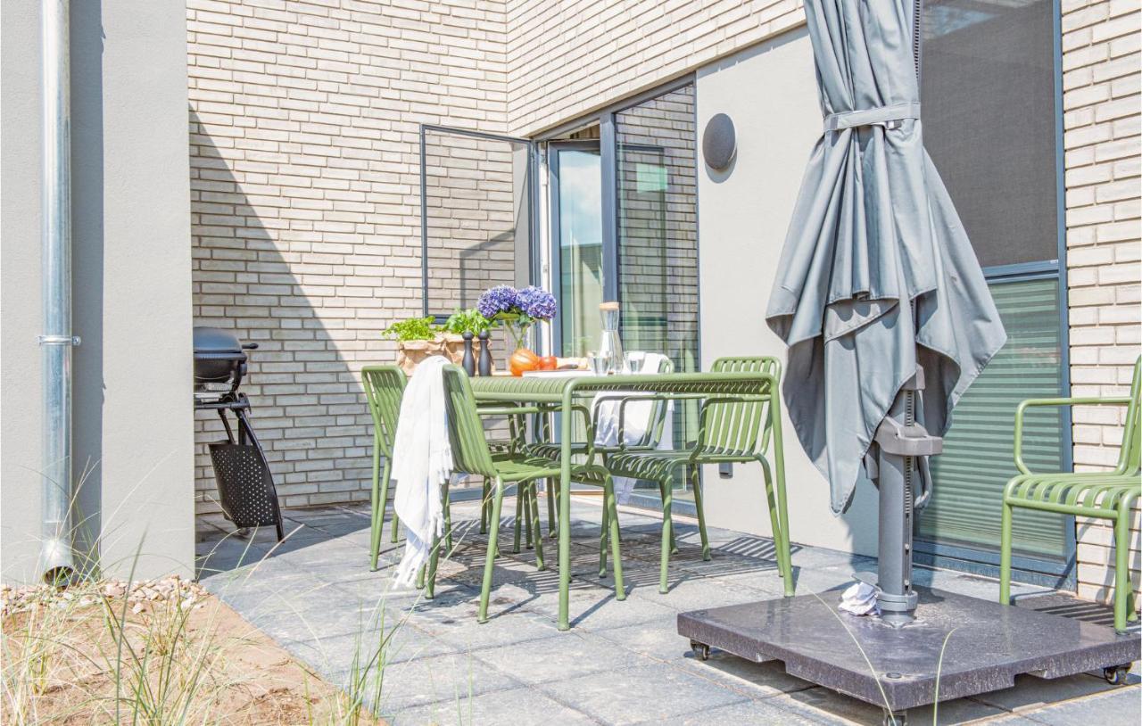 Amazing Home In Lembruch-Duemmer See With Kitchen Bagian luar foto