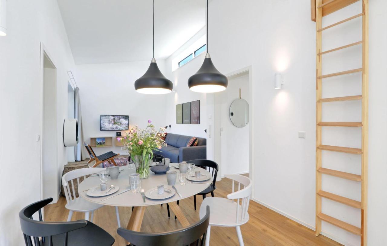 Amazing Home In Lembruch-Duemmer See With Kitchen Bagian luar foto