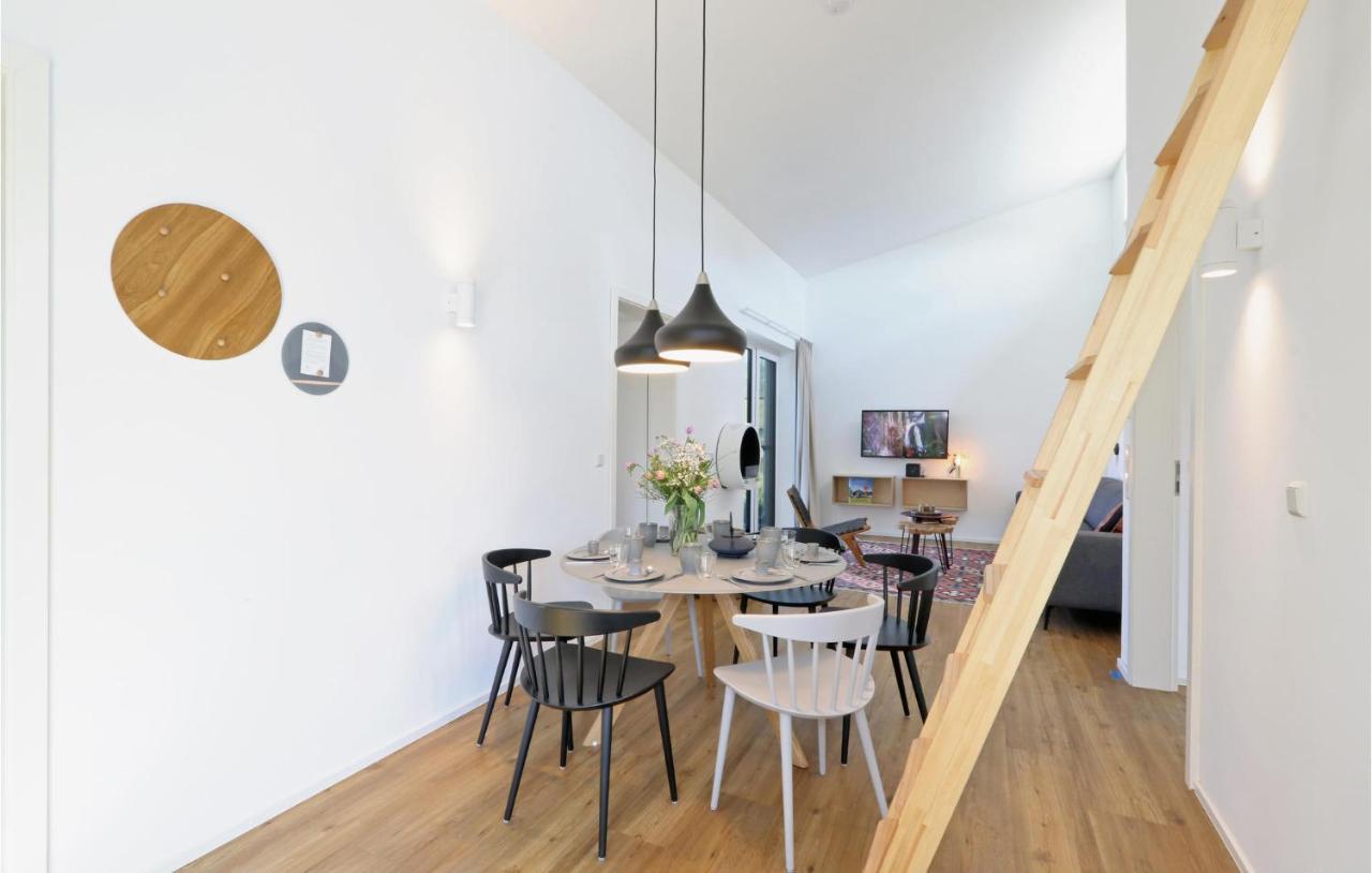 Amazing Home In Lembruch-Duemmer See With Kitchen Bagian luar foto